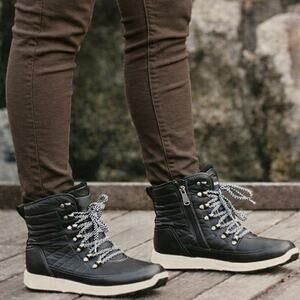 Weatherproof Alexa Women's 8 Black Winter Snow Boots Lace Up Side Zip Faux Fur